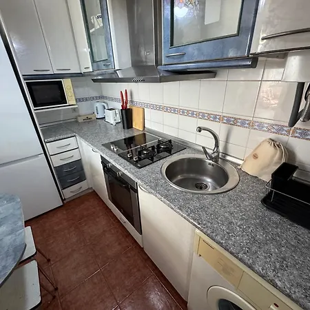 Con Garaje Privado, Piscina , Pie De Playa *