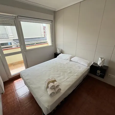 Con Garaje Privado, Piscina , Pie De Playa Apartment