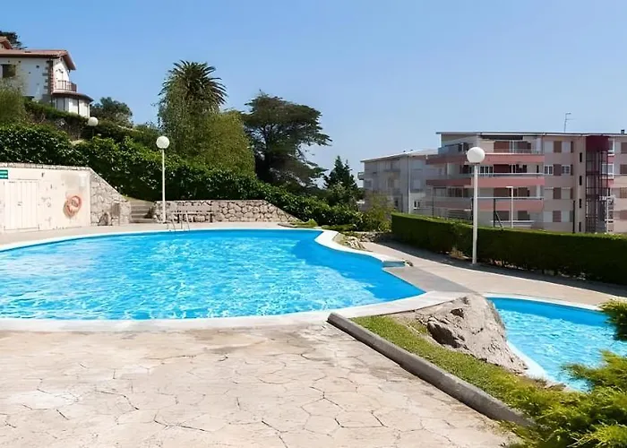 Con Garaje Privado, Piscina , Pie De Playa Suances