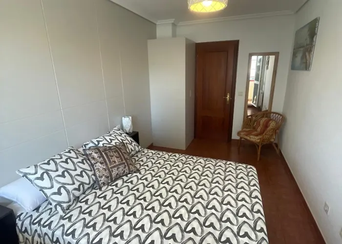 Con Garaje Privado, Piscina , Pie De Playa Apartamento Suances