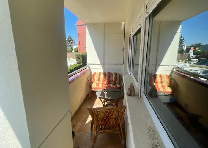 Con Garaje Privado, Piscina , Pie De Playa