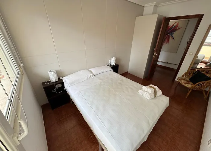 Con Garaje Privado, Piscina , Pie De Playa * Suances