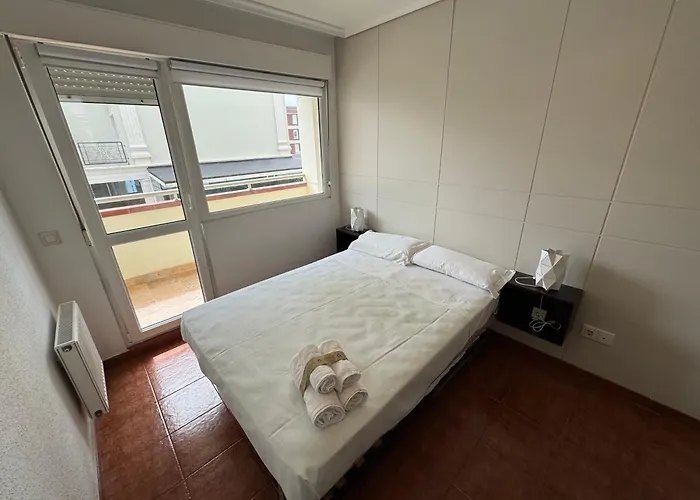 Con Garaje Privado, Piscina , Pie De Playa Apartamento