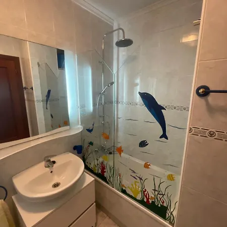 Apartamento Con Garaje Privado, Piscina , Pie De Playa